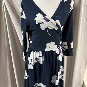 Elegant Navy Floral Long Sleeve Dress